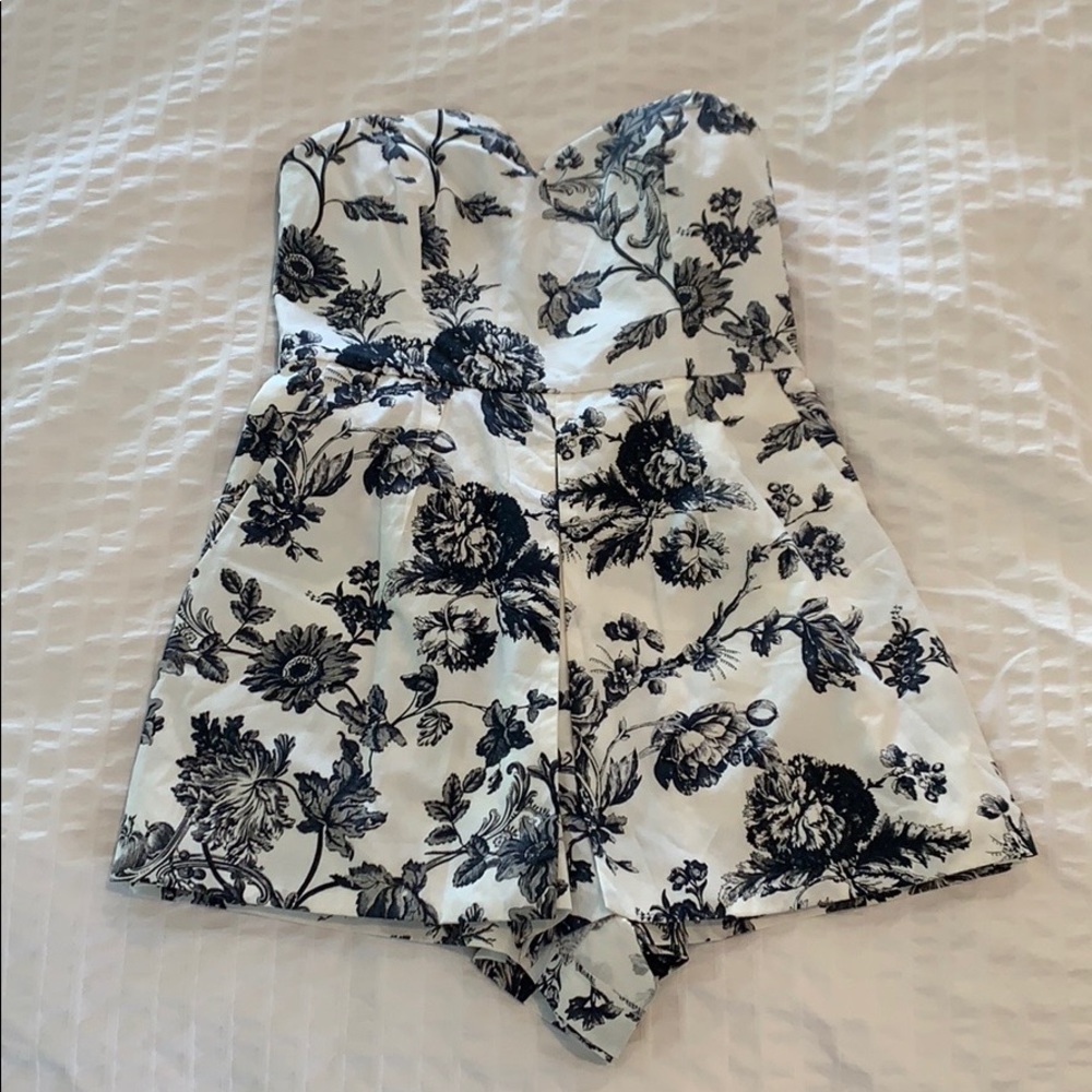 urban outfitters black and white romper
